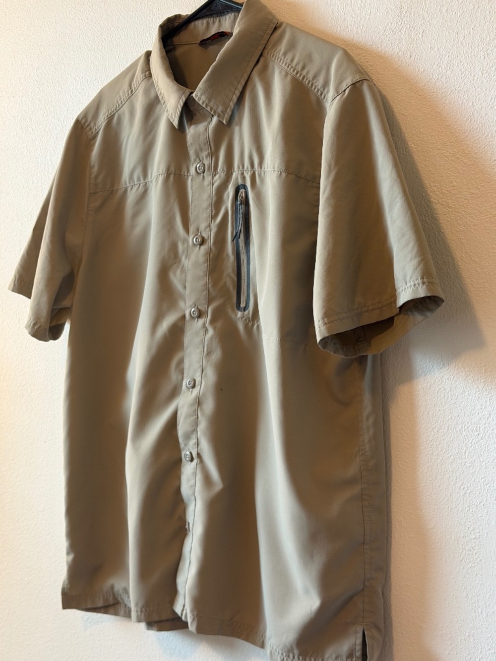 5.11 Tactical Men's Short Sleeve Performance Travel Shirt Khaki Tan Zip Pocket